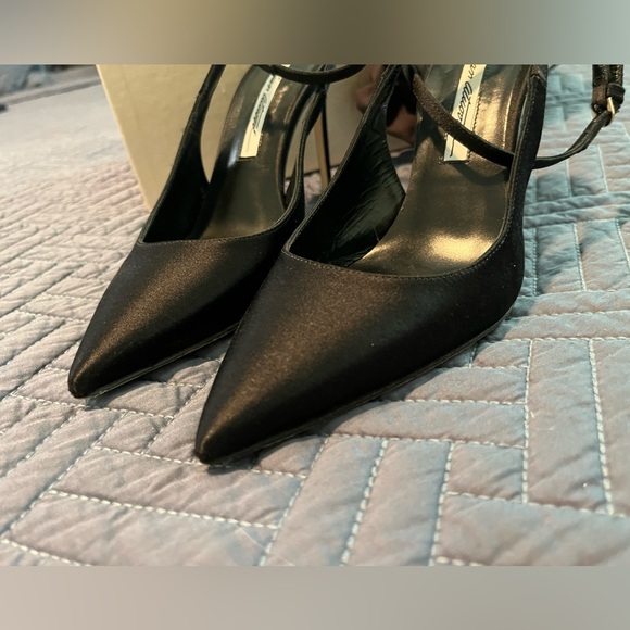 Strappy satin pumps - Picture 6 of 7